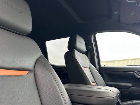 Used 2024 GMC Sierra 1500 AT4 w/ Technology Package image 16