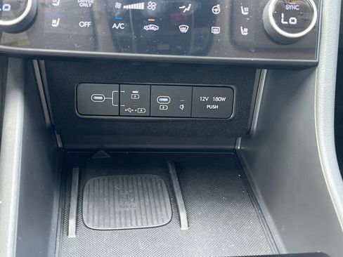 Certified 2025 Hyundai Sonata Limited FWD image 23