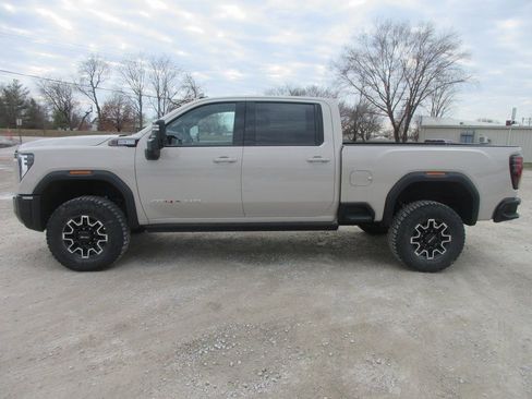 New 2026 GMC Sierra 2500 AT4X image 10