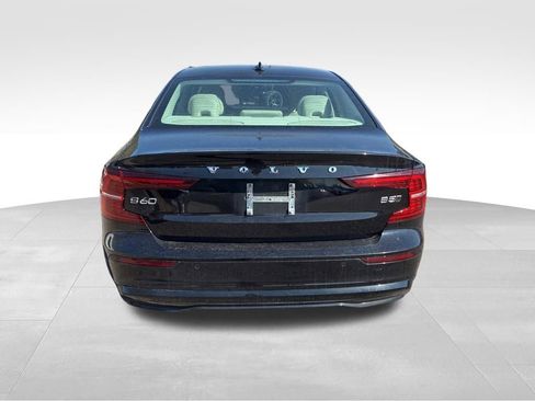 Used 2024 Volvo S60 B5 Core image 4