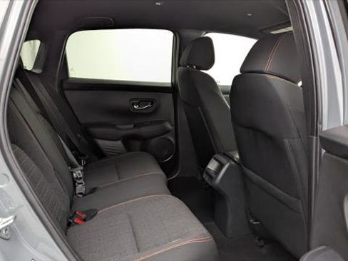 Used 2025 Honda HR-V Sport image 18