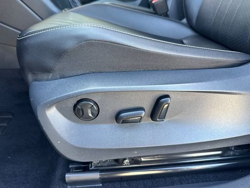 Used 2022 Volkswagen Tiguan SE AWD/4WD image 15
