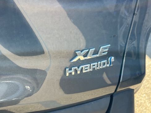 Used 2021 Toyota RAV4 XLE w/ Convenience Package AWD/4WD image 21