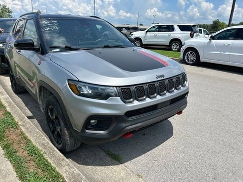 Used 2024 Jeep Compass Trailhawk AWD/4WD image 2