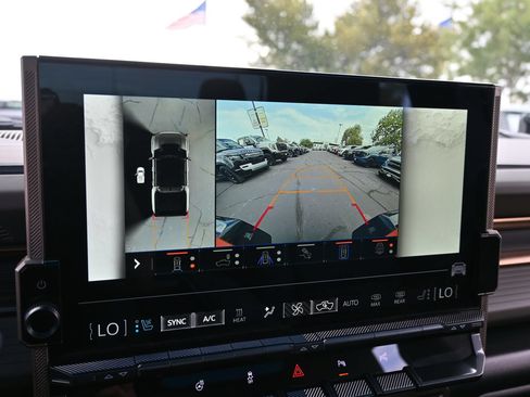 Used 2024 GMC Hummer EV 2X w/ LPO, Illumination Package AWD/4WD image 13