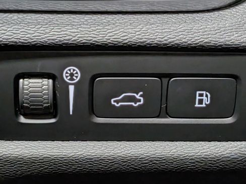 Used 2022 Volvo S60 T8 R-Design w/ Advanced Package image 29