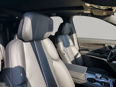 New 2026 Cadillac Vistiq Sport image 15