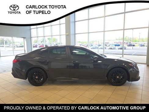 Used 2025 Toyota Camry SE w/ Convenience Package FWD image 8
