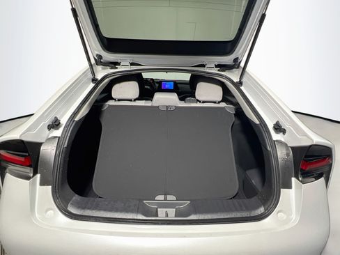Used 2024 Toyota Prius LE FWD image 32