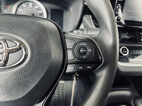 Used 2020 Toyota Corolla LE image 23