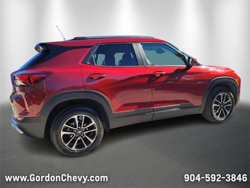 Used 2025 Chevrolet TrailBlazer LT image 6