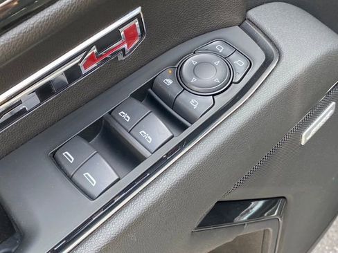 Used 2023 GMC Sierra 1500 AT4 w/ AT4 Preferred Package AWD/4WD image 11