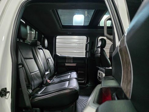Used 2017 Ford F350 Lariat image 25