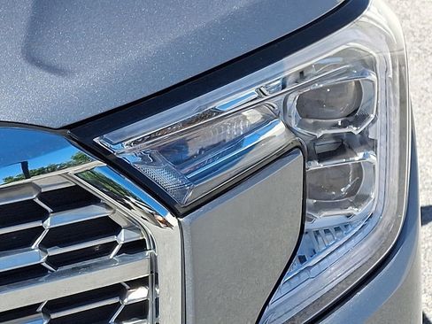 Used 2023 GMC Terrain Denali w/ Denali Premium Package AWD/4WD image 12