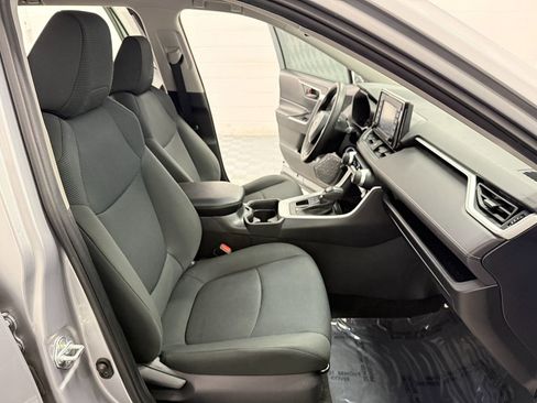 Used 2021 Toyota RAV4 LE image 14