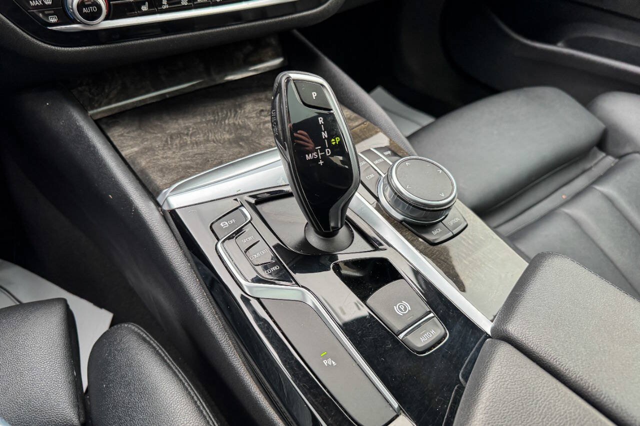 Used 2018 BMW 530i xDrive AWD/4WD image 34