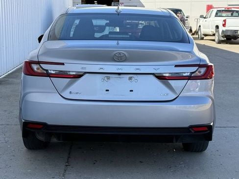 Used 2025 Toyota Camry LE image 5