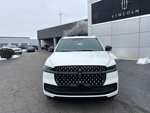 New 2025 Lincoln Navigator Black Label image 2