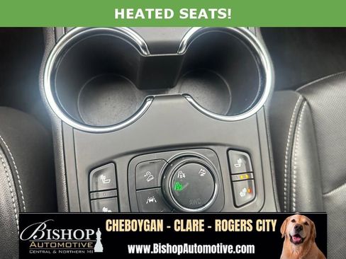 Used 2024 GMC Terrain SLT AWD/4WD image 12