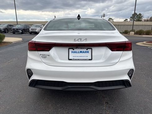 Used 2024 Kia Forte LXS image 6