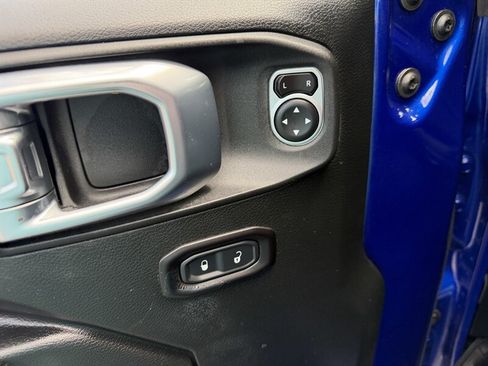 Used 2018 Jeep Wrangler Unlimited Sport S AWD/4WD image 17
