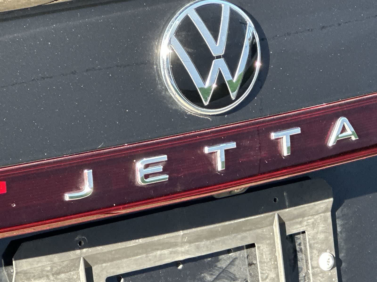 Used 2025 Volkswagen Jetta SEL FWD image 14