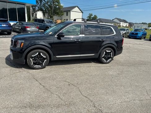 Used 2025 Kia Telluride S AWD/4WD image 14
