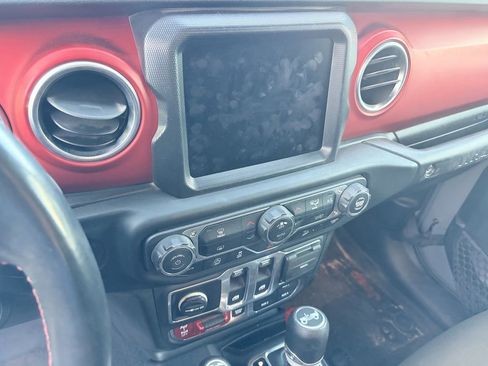 Used 2019 Jeep Wrangler Rubicon AWD/4WD image 9