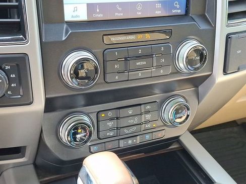 Used 2020 Ford F150 Lariat w/ Equipment Group 502A Luxury AWD/4WD image 13