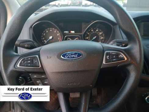 Used 2017 Ford Focus SE FWD image 19