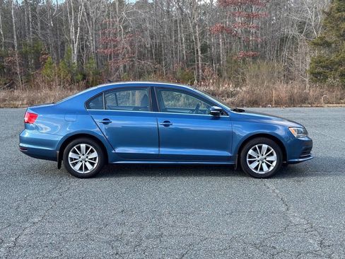 Used 2015 Volkswagen Jetta SE FWD image 9