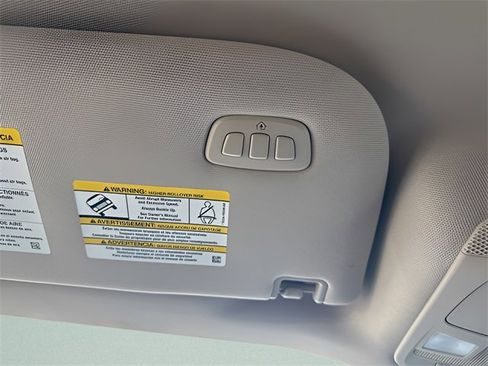 Used 2024 Ford Expedition XLT image 40