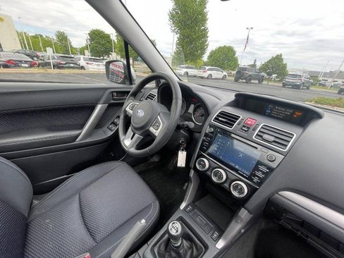 Used 2017 Subaru Forester 2.5i Premium AWD/4WD image 6
