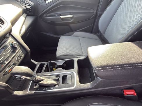 Certified 2019 Ford Escape SE image 20