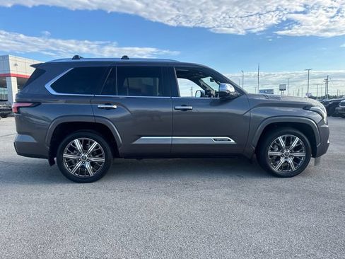 Used 2023 Toyota Sequoia Capstone AWD/4WD image 7