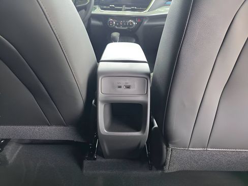 New 2026 Chevrolet Trax LT w/ LT Convenience Package FWD image 9