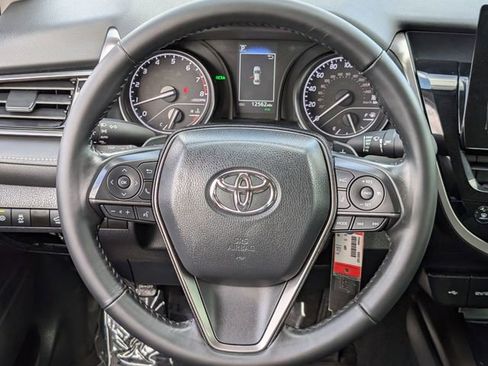 Used 2024 Toyota Camry SE image 12