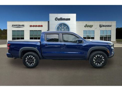 Used 2022 Nissan Frontier PRO-4X AWD/4WD image 2