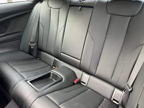 Used 2025 BMW 230i Coupe w/ Premium Package image 15