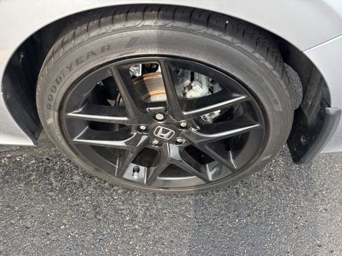 Used 2024 Honda Civic Sport image 6