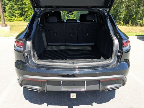 Used 2023 Porsche Macan AWD/4WD image 31