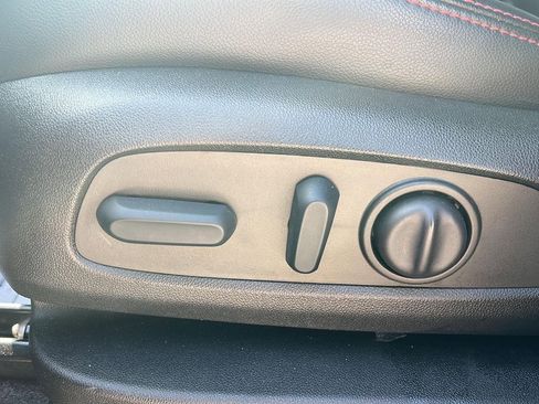 Used 2022 Chevrolet Equinox RS w/ RS Leather Package image 29