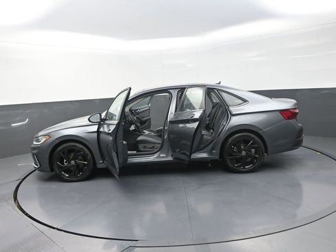 New 2026 Volkswagen Jetta SE image 32