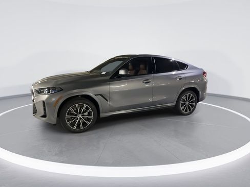New 2026 BMW X6 xDrive40i w/ Parking Assistance Package image 4
