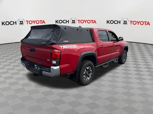 Used 2019 Toyota Tacoma TRD Off-Road AWD/4WD image 8