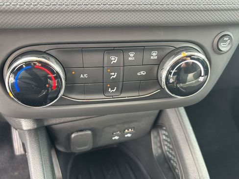 Used 2024 Chevrolet TrailBlazer LS w/ LS Convenience Package FWD image 23