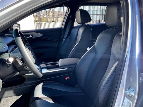 Used 2025 Acura TLX w/A-Spec Package image 9