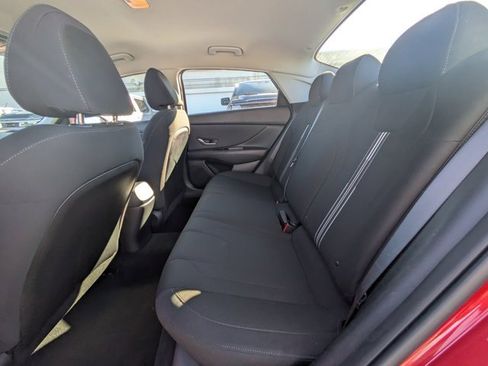 Used 2021 Hyundai Elantra SEL w/ Convenience Package image 11
