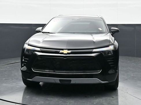 Used 2025 Chevrolet Blazer EV LT FWD image 2