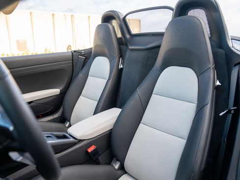 Used 2025 Porsche 718 Boxster S image 5